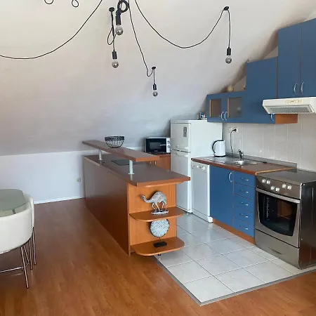 Top Floor With Sea View Apartmán